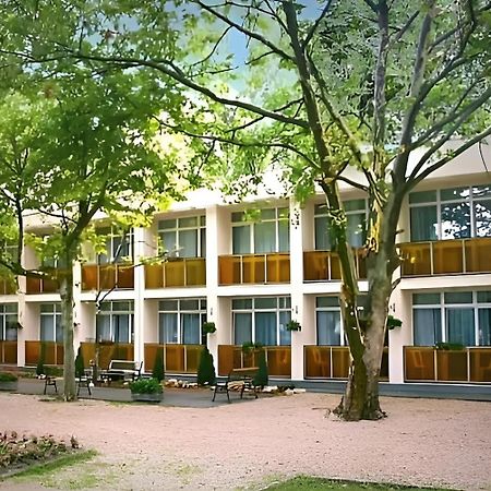 Psz Hotel Beach Foeldvar Balatonföldvár 外观 照片