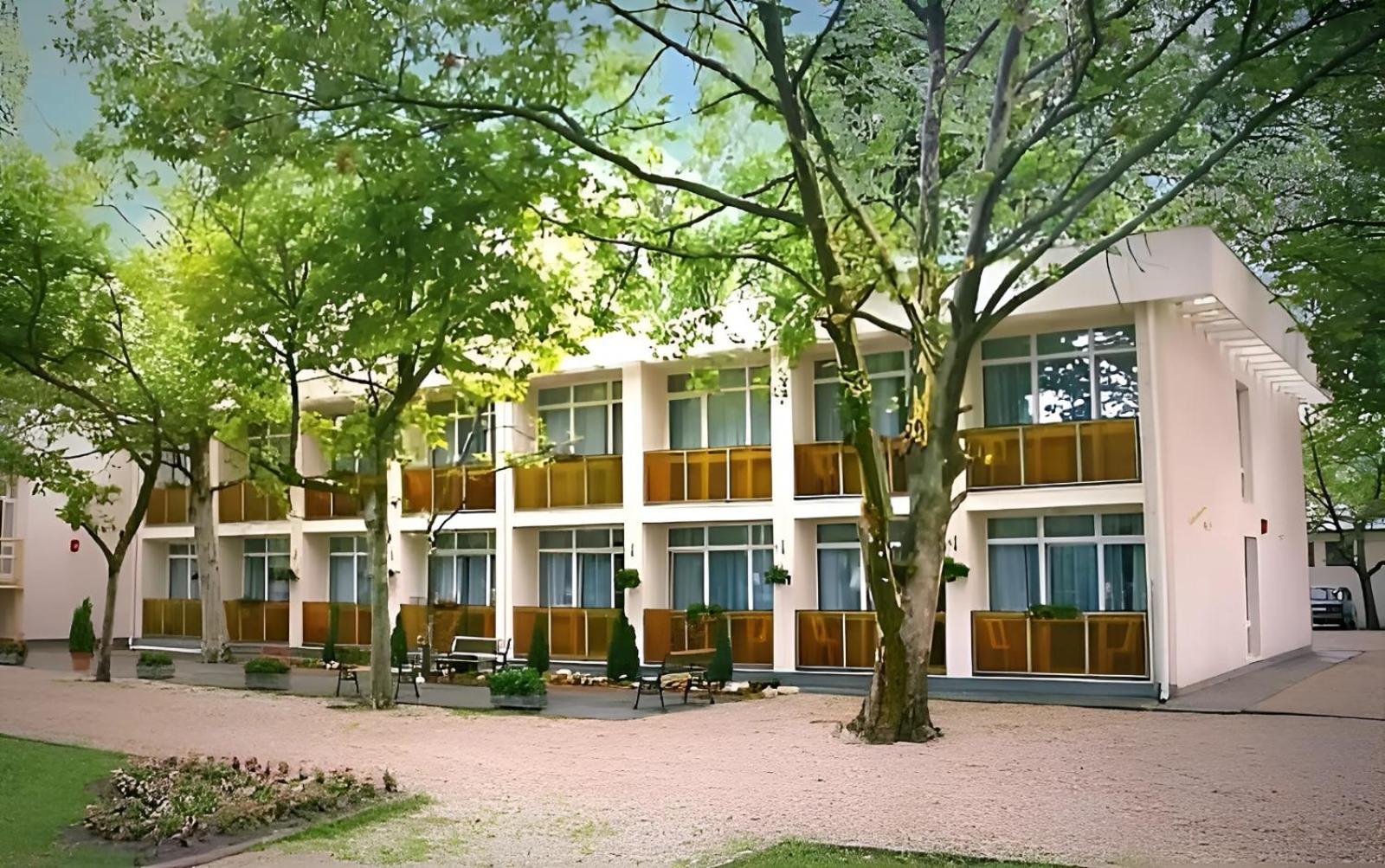 Psz Hotel Beach Foeldvar Balatonföldvár 外观 照片